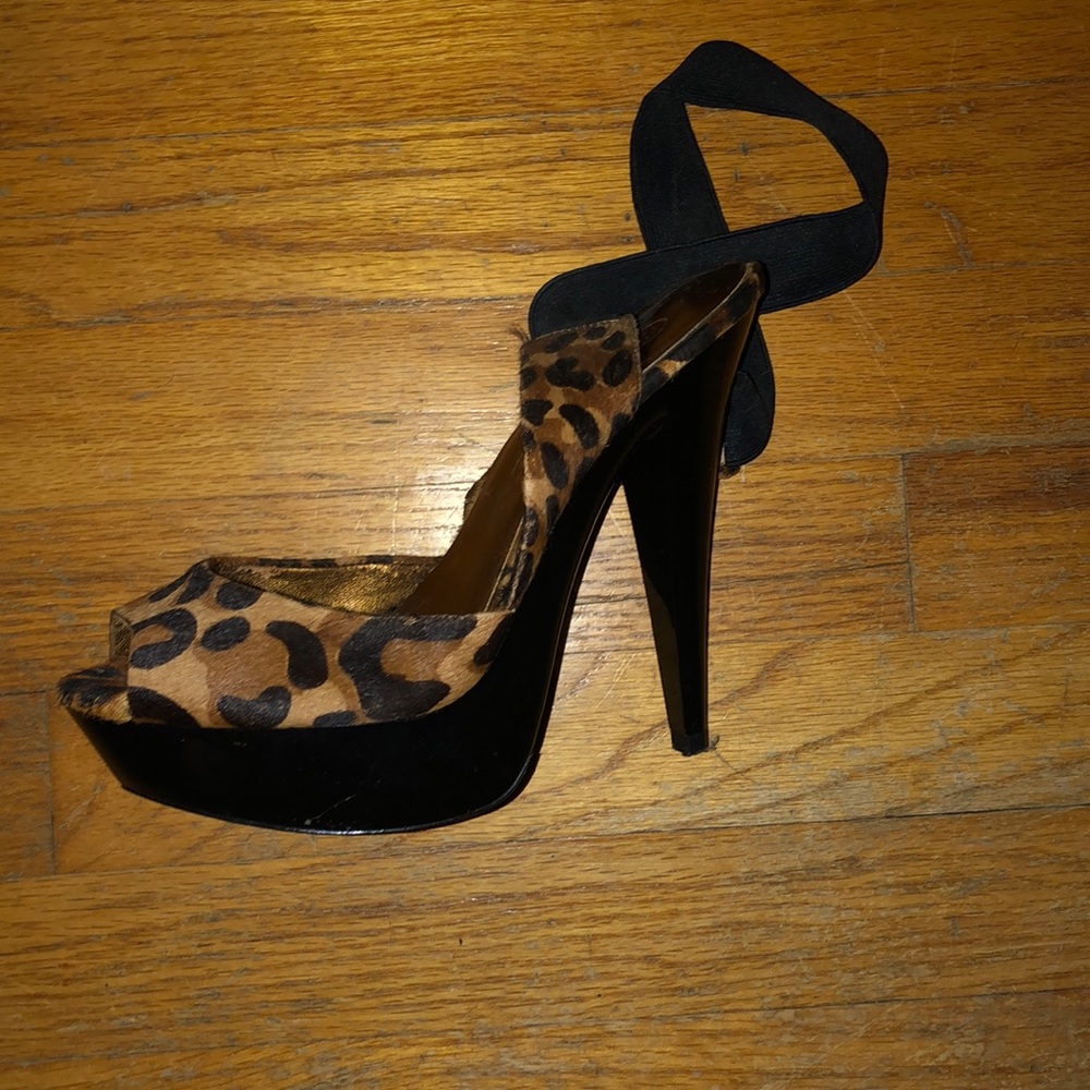 Jessica Simpsons heels